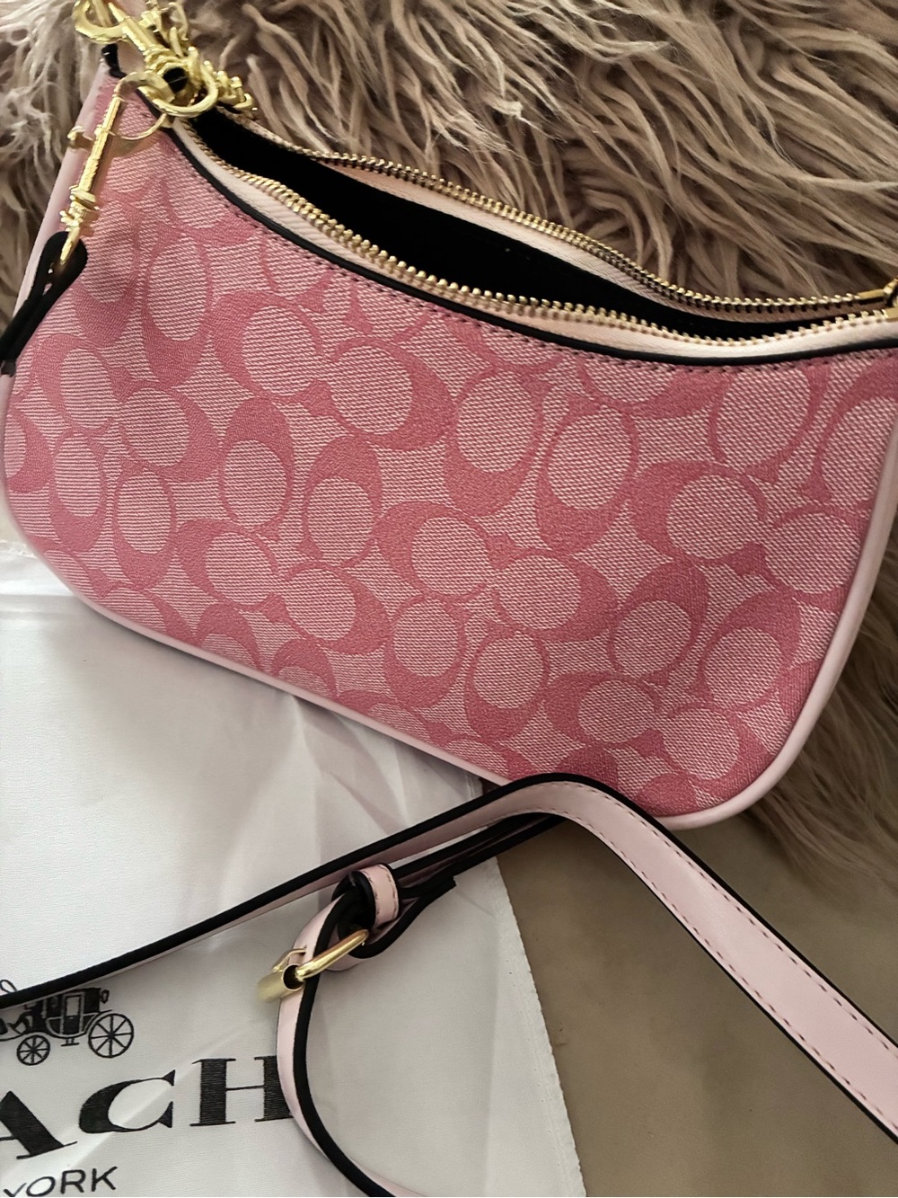 COACH Pink Signature crossbody Bag - Picture 8 of 10